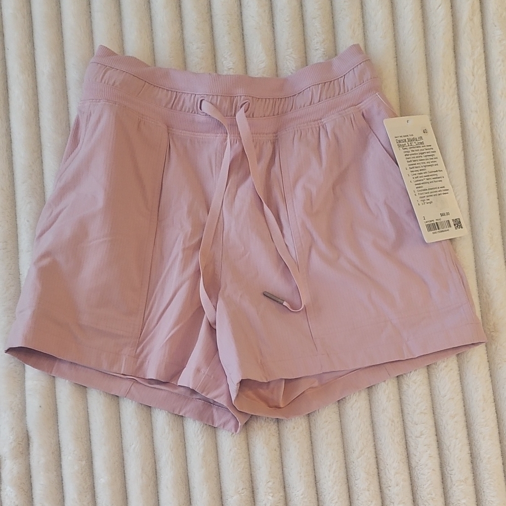 NWT Lululemon Dance Studio HR 3.5 In Short